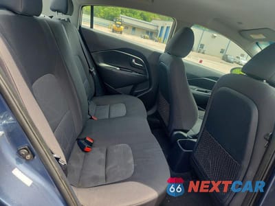 Zdjęcie 10 z 12 samochodu: 2016 KIA RIO LX VIN:KNADM4A38G6544885 - miniatura