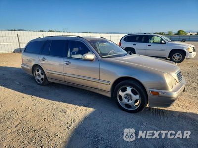 Czwarte zdjęcie samochodu z boku: 2001 MERCEDES-BENZ E 320 4MATIC VIN:WDBJH82J91X048766 - miniatura
