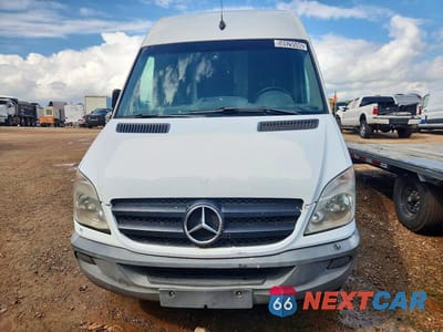 Piąte zdjęcie samochodu w środku: 2012 MERCEDES-BENZ SPRINTER 2500 DELIVERY VAN VIN:WD3PE8CB7C5610717 - miniatura
