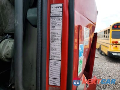 Zdjęcie 12 z 14 samochodu: 1999 VOLVO VN VIN:4VG7DAJH5XN783141 - miniatura