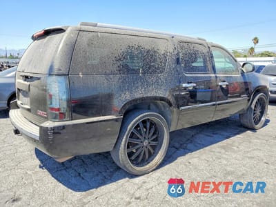 Trzecie zdjęcie samochodu z tyłu: 2010 GMC YUKON XL DENALI VIN:1GKUKMEF7AR122369 - miniatura