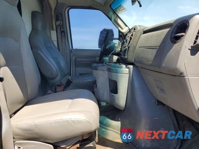 Zdjęcie 11 z 13 samochodu: 2013 FORD ECONOLINE E350 SUPER DUTY CUTAWAY VAN VIN:1FDWE3FL5DDA02562 - miniatura