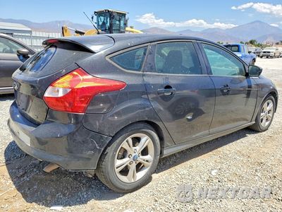 Trzecie zdjęcie samochodu z tyłu: 2012 FORD FOCUS SE VIN:1FAHP3K25CL343233 - miniatura