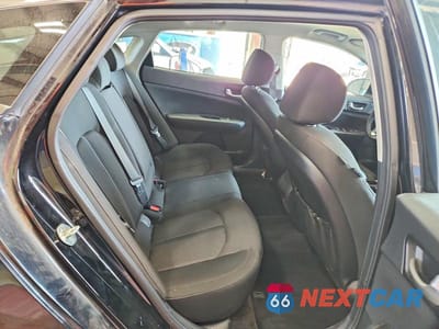 Zdjęcie 10 z 12 samochodu: 2018 KIA OPTIMA LX VIN:5XXGT4L34JG257374 - miniatura