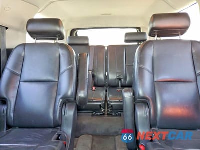 Zdjęcie 10 z 13 samochodu: 2010 GMC YUKON XL DENALI VIN:1GKUKMEF7AR122369 - miniatura