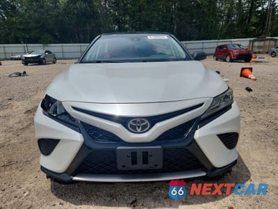 Piąte zdjęcie samochodu w środku: 2019 TOYOTA CAMRY XSE VIN:4T1B61HK5KU185463 - miniatura