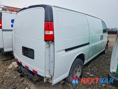 Trzecie zdjęcie samochodu z tyłu: 2018 CHEVROLET EXPRESS G2500 4LT VIN:1GCWGAFPXJ1319823 - miniatura