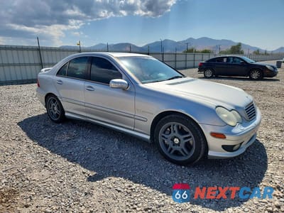 Czwarte zdjęcie samochodu z boku: 2003 MERCEDES-BENZ C 32 AMG KOMPRESSOR VIN:WDBRF65J03F436339 - miniatura