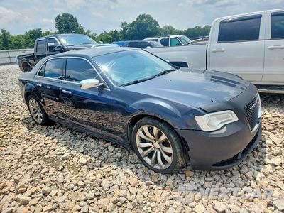 Czwarte zdjęcie samochodu z boku: 2018 CHRYSLER 300 LIMITED VIN:2C3CCAEG1JH137059 - miniatura