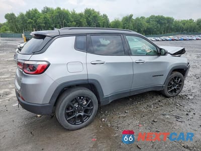 Trzecie zdjęcie samochodu z tyłu: 2023 JEEP COMPASS LATITUDE VIN:3C4NJDBN7PT573901 - miniatura