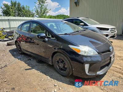 Czwarte zdjęcie samochodu z boku: 2013 TOYOTA PRIUS THREE VIN:JTDKN3DU5D1718720 - miniatura