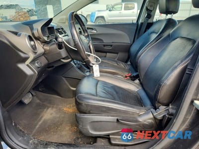Zdjęcie 7 z 13 samochodu: 2015 CHEVROLET SONIC LTZ VIN:1G1JE5SB0F4106556 - miniatura