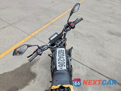Zdjęcie 6 z 8 samochodu: 2024 HONDA GROM 125 VIN:MLHJC9214R5201810 - miniatura