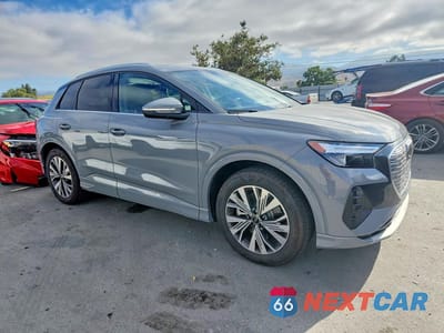 Czwarte zdjęcie samochodu z boku: 2025 AUDI Q4 E-TRON PREMIUM VIN:WA1A5BFZ5SP050260 - miniatura