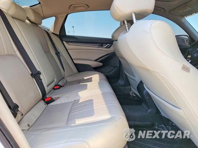 Zdjęcie 10 z 13 samochodu: 2018 HONDA ACCORD TOURING VIN:1HGCV1F92JA218481 - miniatura