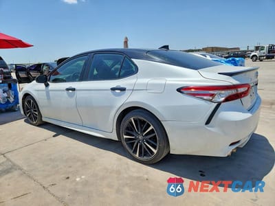 Drugie zdjęcie samochodu z przodu: 2019 TOYOTA CAMRY XSE VIN:4T1B61HK1KU280764 - miniatura