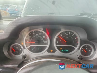 Zdjęcie 9 z 13 samochodu: 2008 JEEP WRANGLER RUBICON VIN:1J8GA64158L518691 - miniatura
