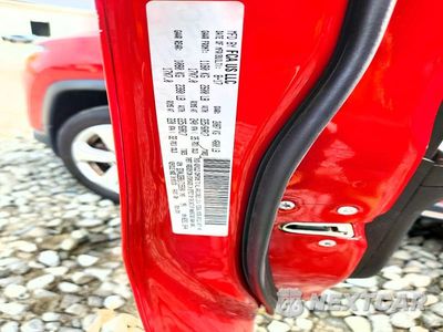 Zdjęcie 12 z 12 samochodu: 2018 JEEP COMPASS LATITUDE VIN:3C4NJDBB0JT155094 - miniatura