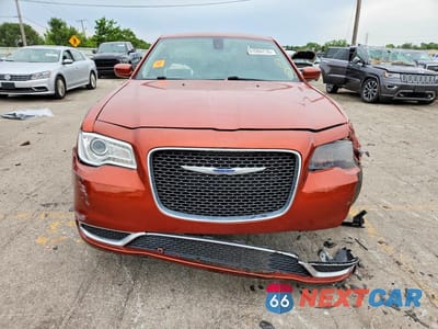 Piąte zdjęcie samochodu w środku: 2021 CHRYSLER 300 TOURING VIN:2C3CCAAGXMH650403 - miniatura