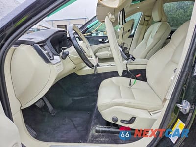 Zdjęcie 7 z 14 samochodu: 2019 VOLVO XC60 T5 VIN:LYV102RK6KB242186 - miniatura