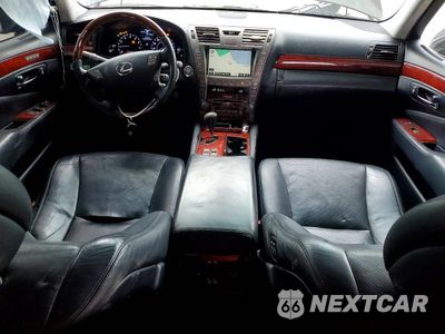 Zdjęcie 8 z 12 samochodu: 2008 LEXUS LS 460L VIN:JTHGL46F685030349 - miniatura