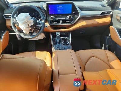 Zdjęcie 8 z 14 samochodu: 2025 TOYOTA HIGHLANDER PLATINUM VIN:5TDKDRBH9SS580255 - miniatura