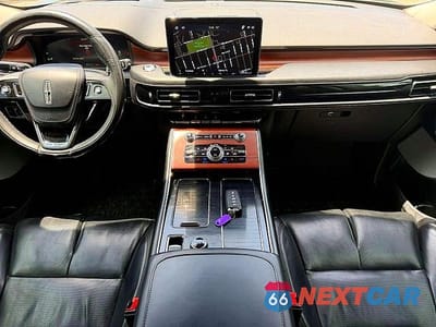 Zdjęcie 8 z 15 samochodu: 2022 LINCOLN AVIATOR RESERVE VIN:5LM5J7XC3NGL14700 - miniatura