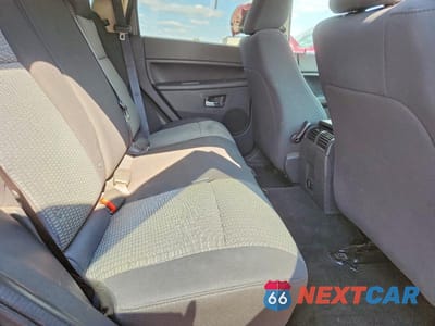 Zdjęcie 11 z 13 samochodu: 2010 JEEP GRAND CHEROKEE LAREDO VIN:1J4PR4GK9AC151321 - miniatura
