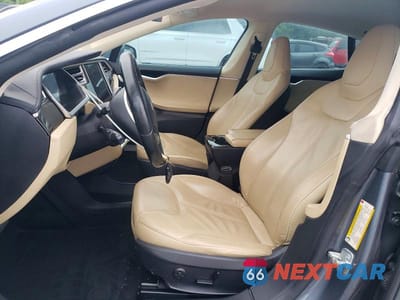 Zdjęcie 7 z 13 samochodu: 2013 TESLA MODEL S VIN:5YJSA1AC2DFP10190 - miniatura