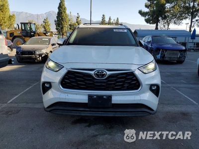 Piąte zdjęcie samochodu w środku: 2022 TOYOTA HIGHLANDER XLE VIN:5TDHZRAH9NS110549 - miniatura