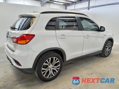 Trzecie zdjęcie samochodu z tyłu: 2018 MITSUBISHI OUTLANDER SPORT SEL VIN:JA4AP4AW3JU009371 - miniatura