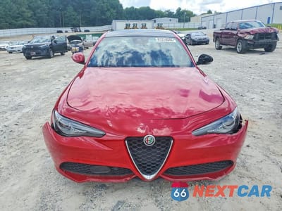 Piąte zdjęcie samochodu w środku: 2022 ALFA ROMEO GIULIA SUPER VIN:ZARFAMBN9N7663496 - miniatura