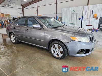 Czwarte zdjęcie samochodu z boku: 2009 KIA OPTIMA LX VIN:KNAGE228595293969 - miniatura