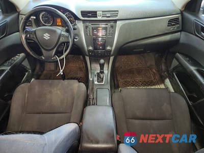 Zdjęcie 8 z 12 samochodu: 2012 SUZUKI KIZASHI SE VIN:JS2RF9A3XC6101119 - miniatura