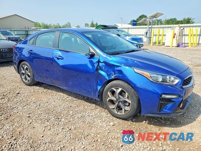 Czwarte zdjęcie samochodu z boku: 2019 KIA FORTE LXS VIN:3KPF24AD6KE100384 - miniatura