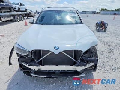 Piąte zdjęcie samochodu w środku: 2019 BMW X3 XDRIVE30I VIN:5UXTR9C58KLP87262 - miniatura