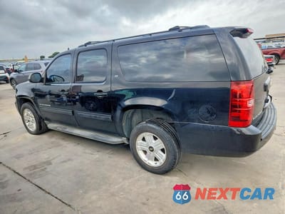Drugie zdjęcie samochodu z przodu: 2011 CHEVROLET SUBURBAN K1500 LT VIN:1GNSKJE31BR368642 - miniatura