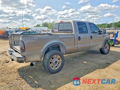 Trzecie zdjęcie samochodu z tyłu: 2002 FORD F250 SUPER DUTY VIN:1FTNW21F42ED32256 - miniatura