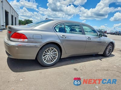 Trzecie zdjęcie samochodu z tyłu: 2003 BMW 745 LI VIN:WBAGN63423DR10129 - miniatura