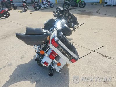 Czwarte zdjęcie samochodu z boku: 2005 HARLEY-DAVIDSON FLHTCUI VIN:1HD1FCW135Y682500 - miniatura
