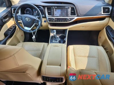 Zdjęcie 8 z 14 samochodu: 2017 TOYOTA HIGHLANDER HYBRID LIMITED PLATINUM VIN:5TDDGRFH6HS026030 - miniatura