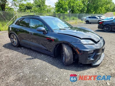 Czwarte zdjęcie samochodu z boku: 2025 PORSCHE MACAN 4S VIN:WP1AB2XA9SL153661 - miniatura