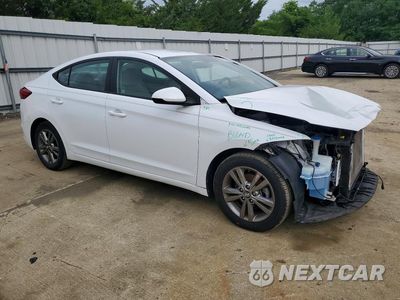 Czwarte zdjęcie samochodu z boku: 2017 HYUNDAI ELANTRA SE VIN:5NPD84LF6HH022665 - miniatura