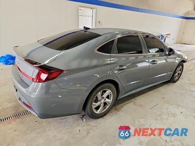 Trzecie zdjęcie samochodu z tyłu: 2021 HYUNDAI SONATA SE VIN:5NPEG4JA8MH114854 - miniatura
