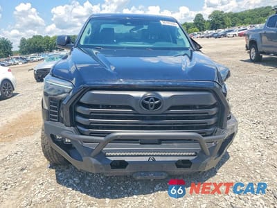 Piąte zdjęcie samochodu w środku: 2022 TOYOTA TUNDRA SR5 VIN:5TFLA5DB9NX042815 - miniatura
