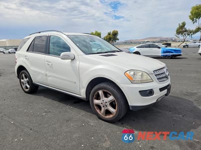 Czwarte zdjęcie samochodu z boku: 2008 MERCEDES-BENZ ML 350 VIN:4JGBB86E08A342781 - miniatura