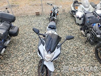 Piąte zdjęcie samochodu w środku: 2013 YAMAHA FZ6R VIN:JYARJ18Y6DA002335 - miniatura