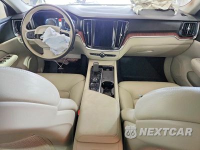 Zdjęcie 8 z 12 samochodu: 2022 VOLVO S60 B5 MOMENTUM VIN:7JRL12TZ4NG154209 - miniatura