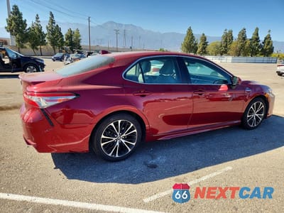 Trzecie zdjęcie samochodu z tyłu: 2018 TOYOTA CAMRY HYBRID SE VIN:4T1B21HK3JU506670 - miniatura