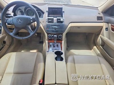 Zdjęcie 8 z 12 samochodu: 2011 MERCEDES-BENZ C VIN:WDDGF8BB7BR145650 - miniatura